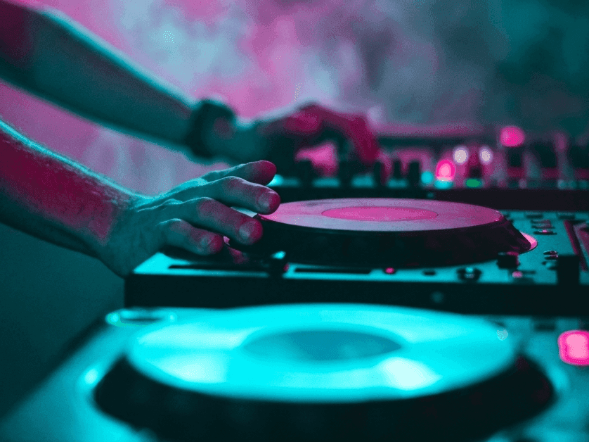 A DJ using Songvote to read the crowd